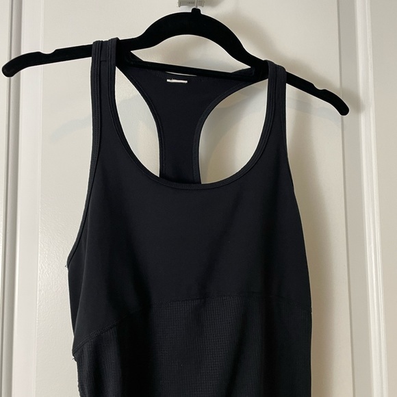 2 for $15 💚 Fabletics curved cinch racer back tank - Picture 3 of 5